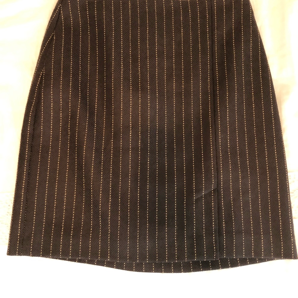 Brown striped Banana Republic skirt with tags.